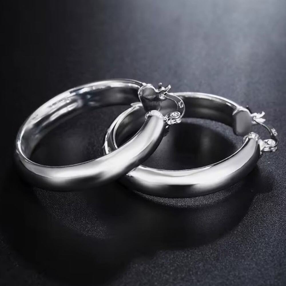 925 Sterling Silver Hoop Dangle Earrings 1.5 in. x 3 mm. Womens 90s Y2K Fashion